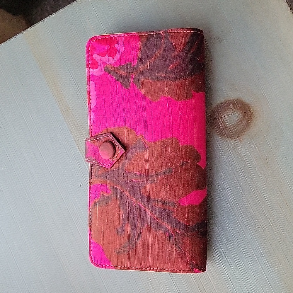 Star of Siam Pure Silk Wallet & Matching Keychain
